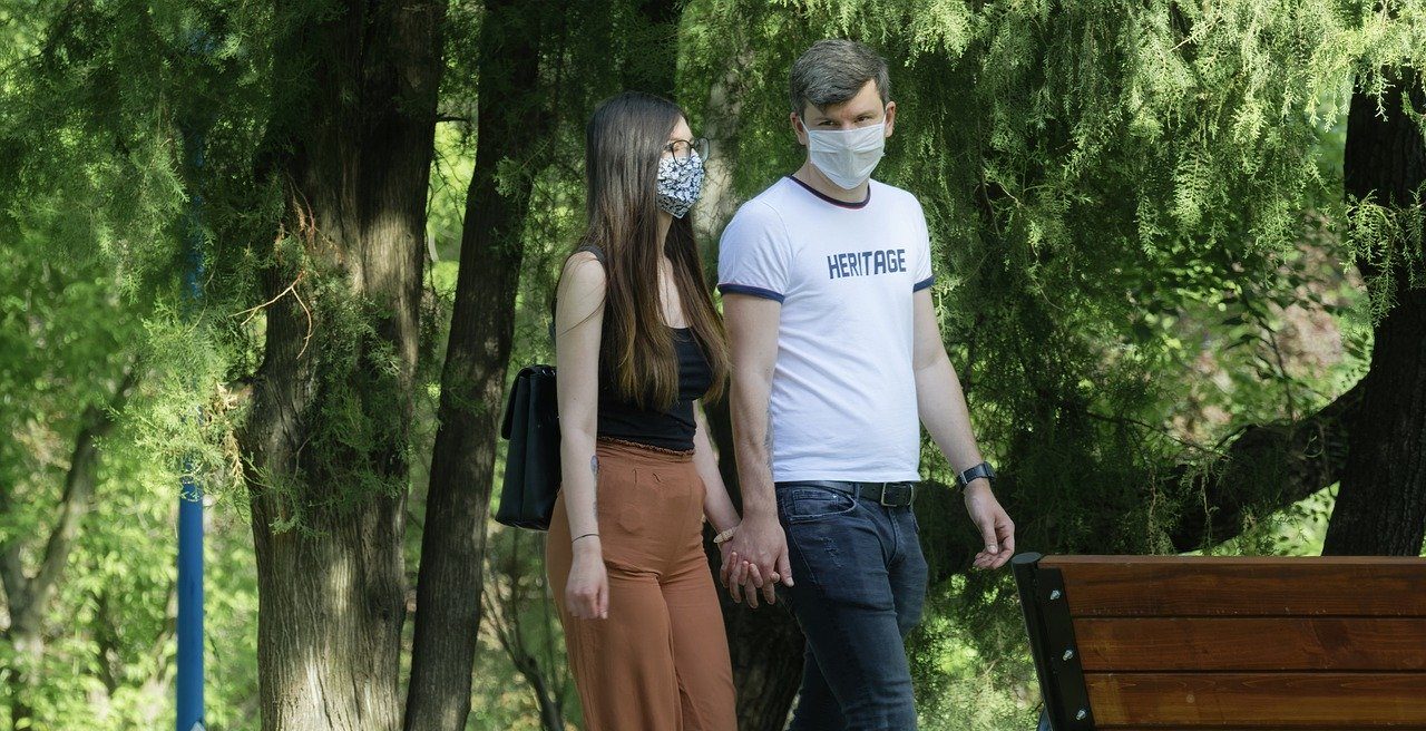 Experts say: masks help stop the coronavirus